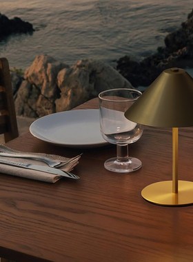 形上中古风充电氛围灯金属床头酒吧别墅餐桌高级感触摸小台灯装饰