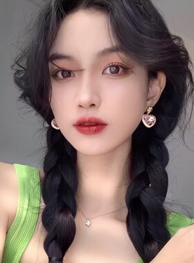 彩色爱心镶钻耳钉复古高级感