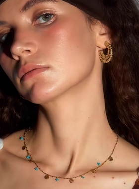 度假系列绿松石小花压纹项链