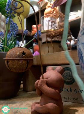 粗陶手作瑜伽青蛙摆件陶土兔子雨伞花插插件红陶龙猫摆件园艺杂货