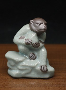 中式陶瓷哥窑十二生肖猴鼠龙茶宠申子辰三合贵人摆件家居风水饰品
