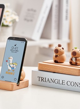 卡皮巴拉手机平板支架桌面创意可爱工位情绪稳定摆V件办公室装饰