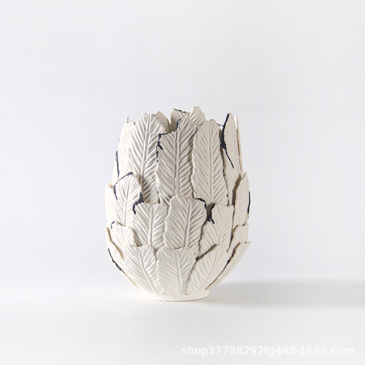 轻奢现代极简树叶羽毛拼接镂空陶瓷花器花瓶摆件样板间玄关装饰品,淘宝优惠券,粉丝福利购,淘宝优惠卷