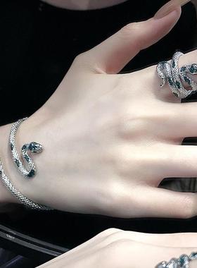 暗黑缠绕灵蛇戒指小众设计食指戒复古ins冷淡风中性时尚开口指环