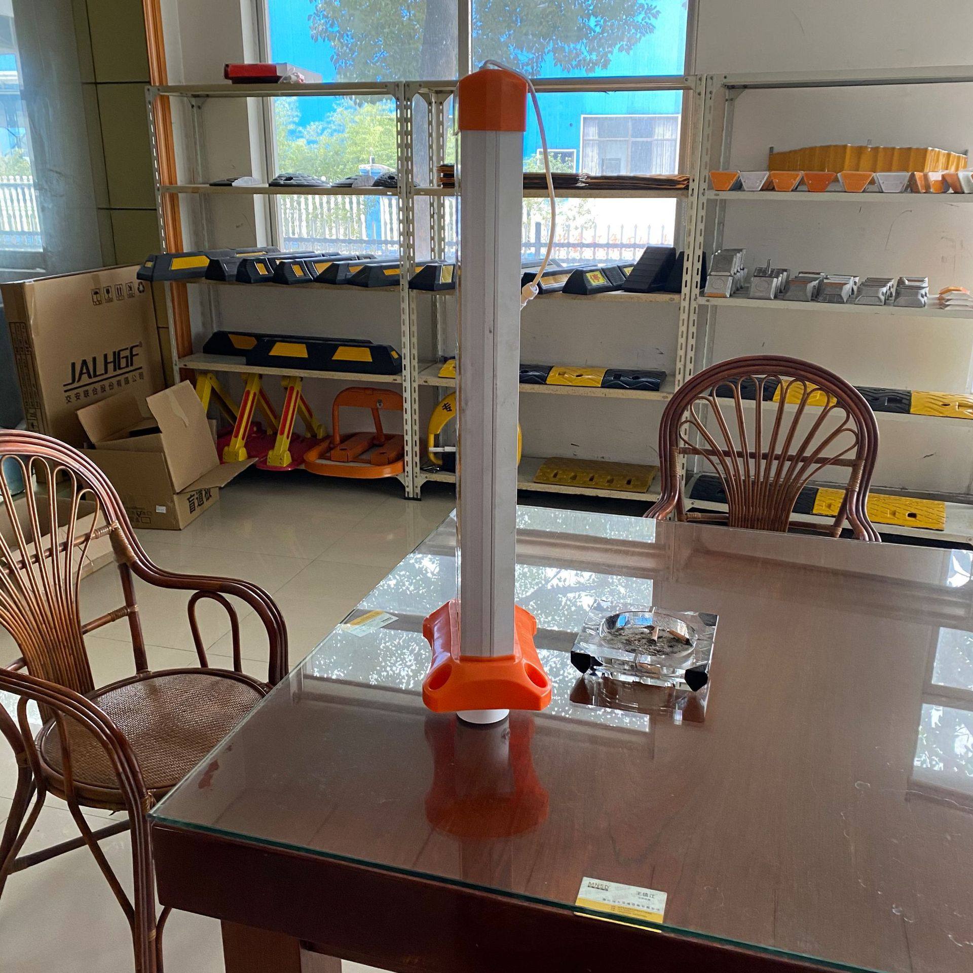 安能太阳能边缘警示柱雾灯超亮LED同步防雾系统警示灯同步爆闪灯,淘宝优惠券,粉丝福利购,淘宝优惠卷