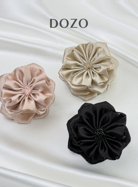 DOZO真丝花朵鲨鱼夹女高级感发饰