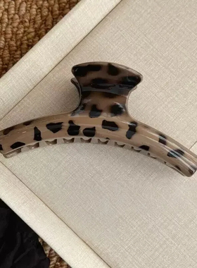 过目不忘高级感大号鲨鱼夹发量大
