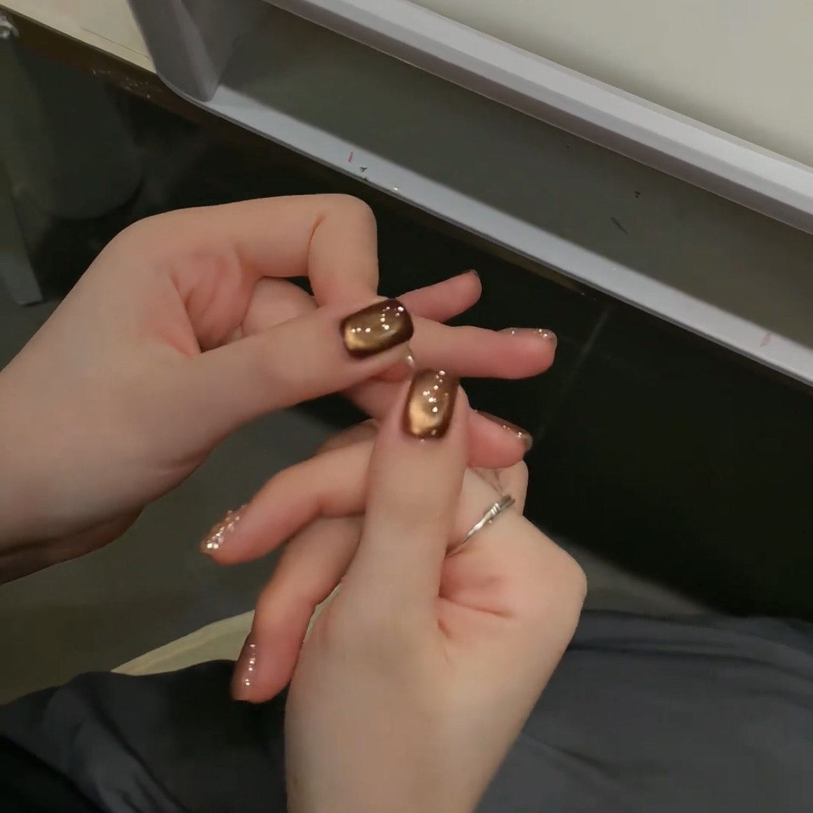 【焦糖奶钻】纯手工穿戴甲秋冬玻璃珠猫眼波点气质显白短款美甲片,淘宝优惠券,粉丝福利购,淘宝优惠卷