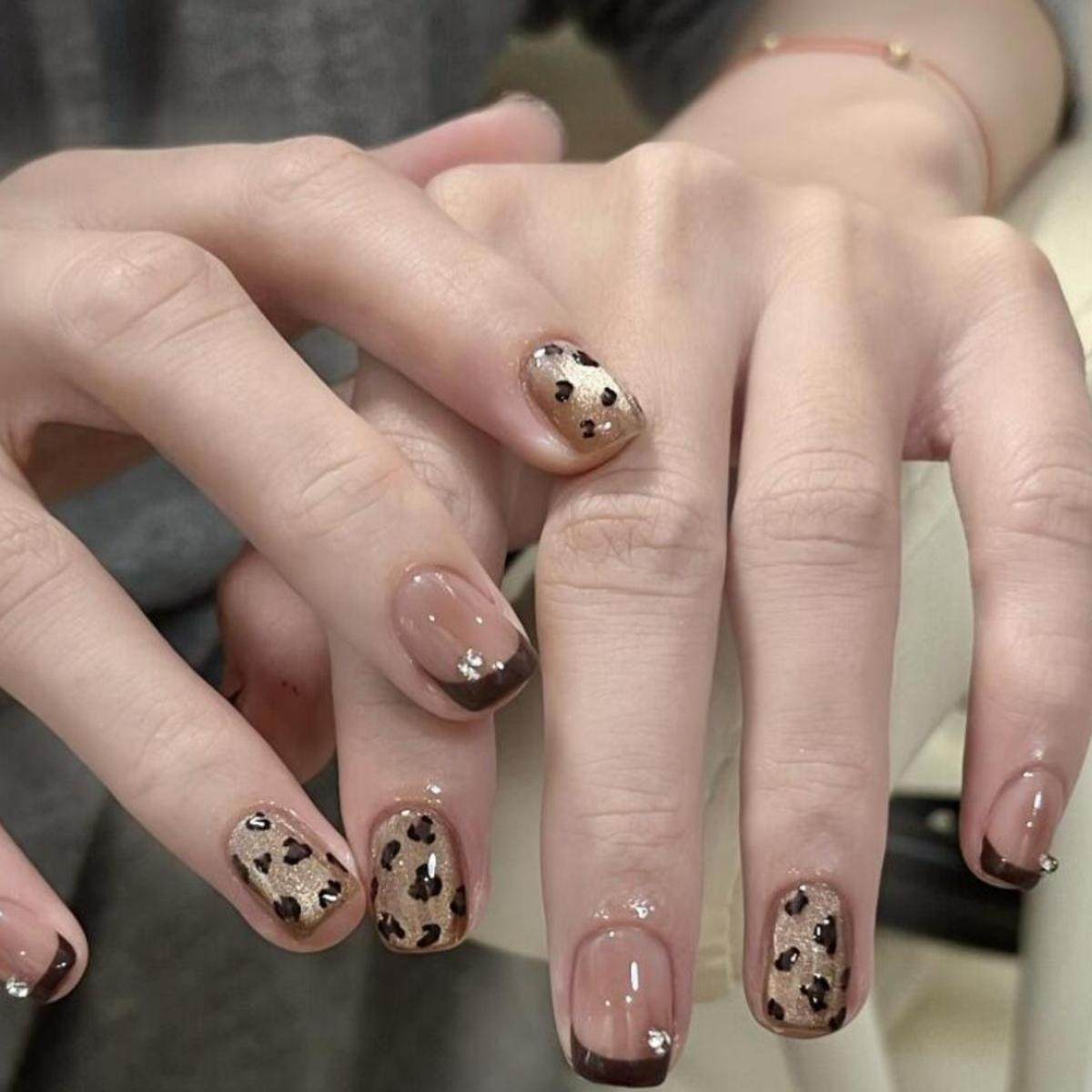 2025秋冬新款设计师款法式猫眼高级感轻奢纯手工美甲贴片穿戴甲,淘宝优惠券,粉丝福利购,淘宝优惠卷