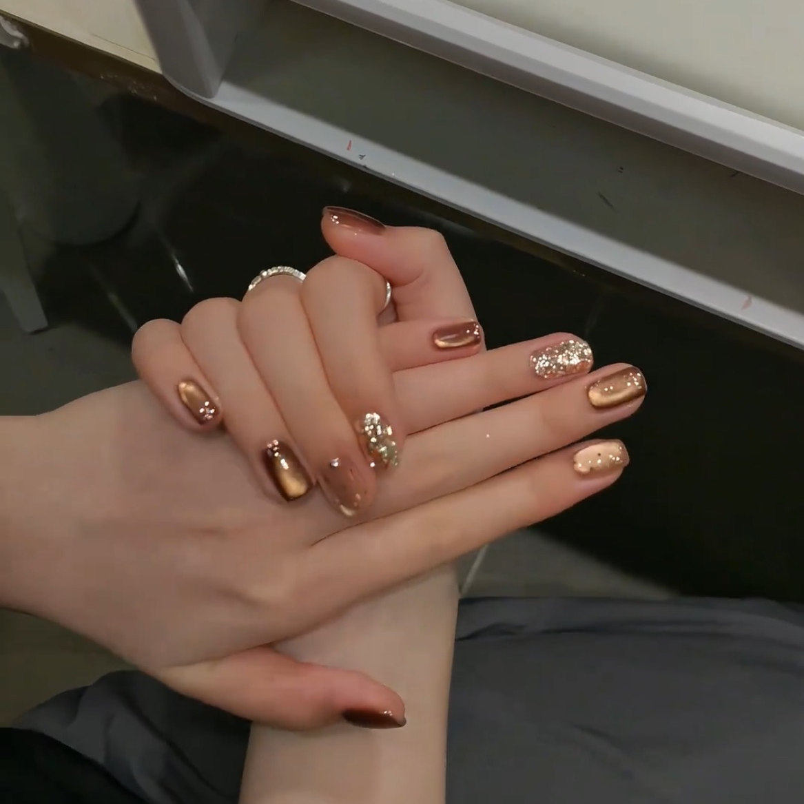 【焦糖奶钻】纯手工穿戴甲秋冬玻璃珠猫眼波点气质显白短款美甲片,淘宝优惠券,粉丝福利购,淘宝优惠卷