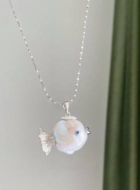 设计感仿珍珠巴洛克异形小鱼项链