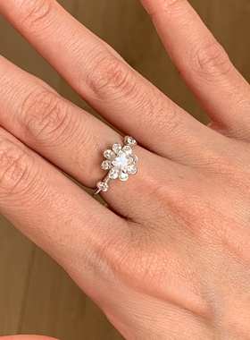 轻奢仿满钻八叶花朵银色戒指百搭