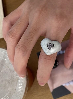 韩系滴釉黑白爱心戒指高级感独特