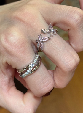 粉色蝴蝶清冷感三环一体银色戒指