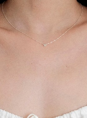 简约花朵项链女款2025新款高级感