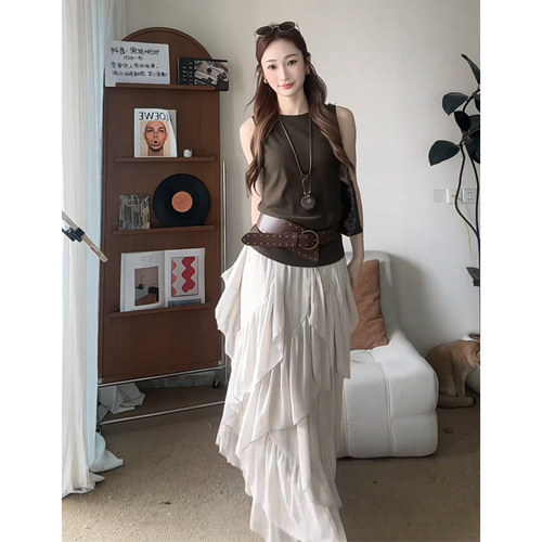 向晚意 STUDIO 春夏后背镂空辣妹纯欲背心荷叶边不对称半身裙套装 - 图2