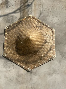 怀旧老物件蓑衣斗笠马灯水壶民俗景区摆件主题餐厅装饰村史馆展品