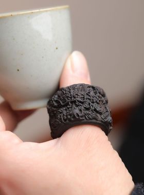 2024龙年款新中式国潮九龙扳指正区达拉干沉香木雕龙手把件把玩件