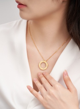 2025新款欧美满天星卡家圆环钛钢项链女经典时尚轻奢高级感锁骨链