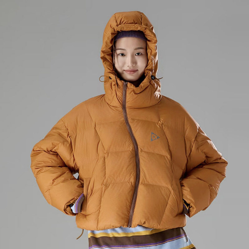 TRIP&CO羽绒服女简约时尚保暖舒适不对称撞色拉链短款连帽羽绒服