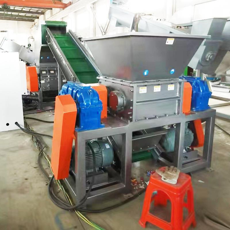 双轴撕碎机生产厂家废旧矿泉水瓶塑料破碎机塑料薄膜大型撕碎机 - 图1