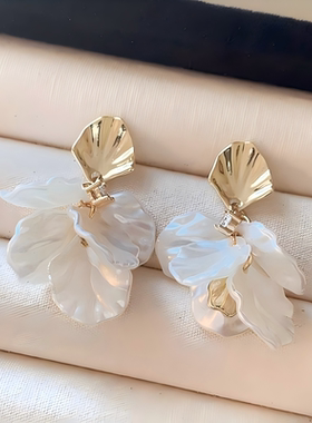 Terzarima轻奢金属贝壳花朵耳环