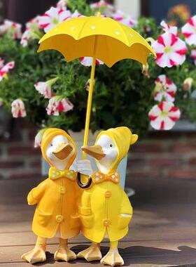 户外花园阳台庭院家居可爱卡通情侣鸭撑伞动物造型树脂装饰品摆件