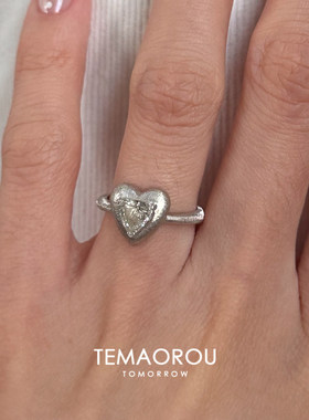 银色拉丝仿钻爱心戒指女