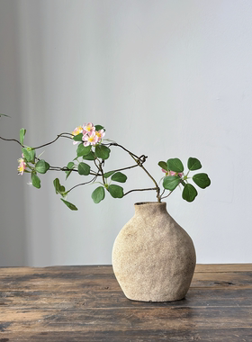 禅意中式茶室客厅桌面花艺花器