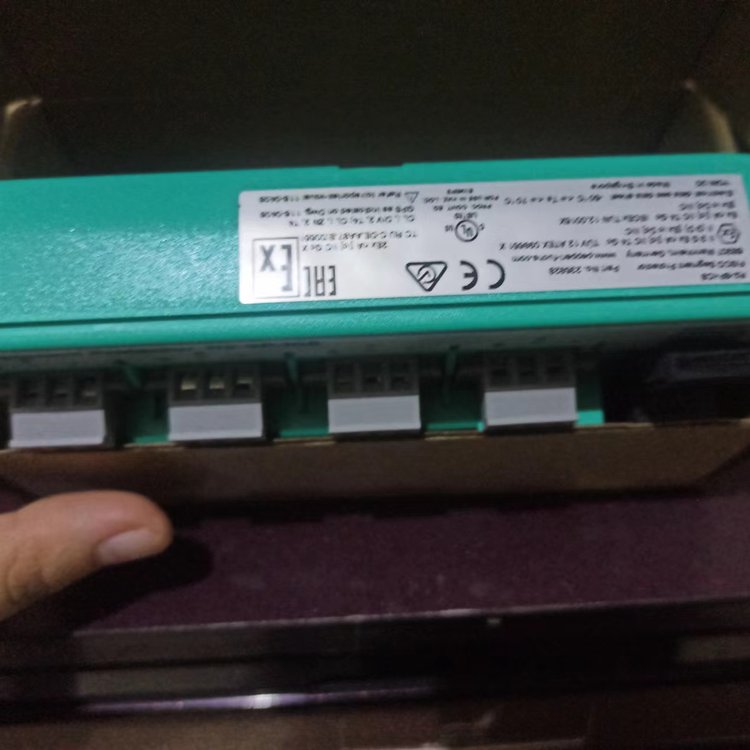 OMT50-R100-EP-IO-V3-L 测距传感器倍加福开关编码器安全栅现货 - 图0