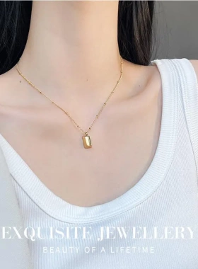 不掉色钛钢小金砖项链女2025新款简约轻奢小众高级感小方块锁骨链