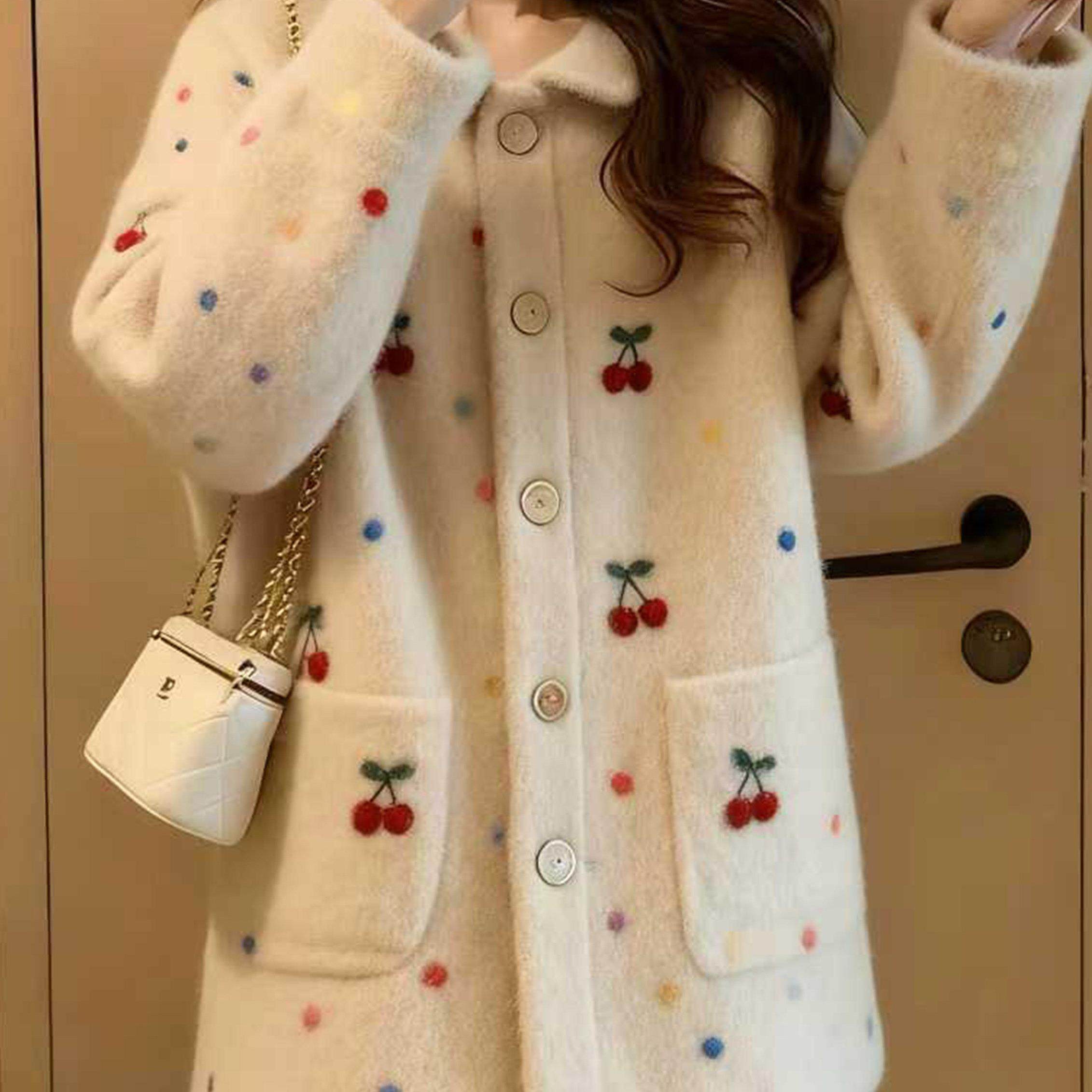 2026新款樱桃刺绣毛呢外套女中长款开衫通勤气质童趣风,淘宝优惠券,粉丝福利购,淘宝优惠卷