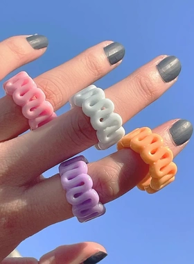 简约甜酷风龙色镂空沙拉条戒指 欧美几何树脂指环手饰女