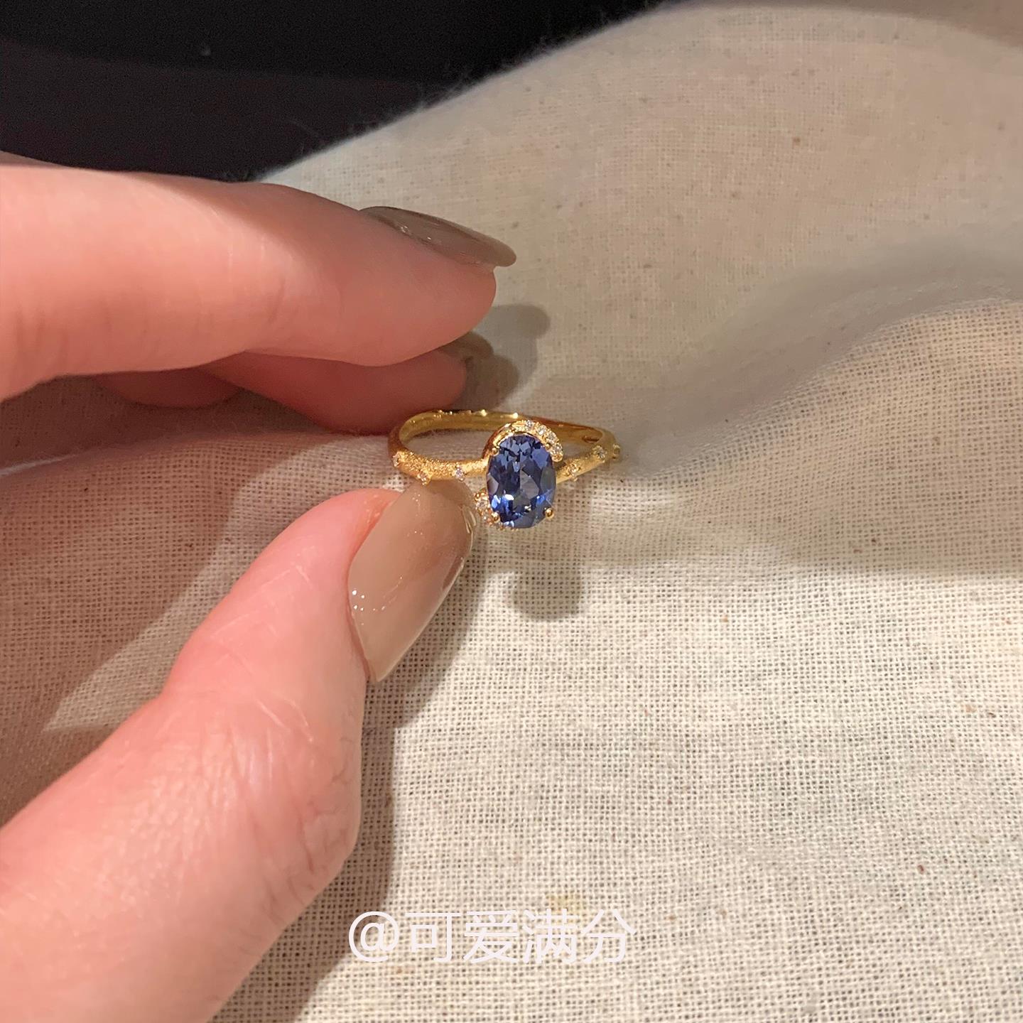 Retro Sparkling Diamond Blue Dove Egg Ring for Women