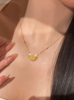 金色爆闪星芒吊坠项链女2026新款夏天配饰高级感轻奢小众锁骨颈链