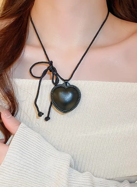 黑色爱心皮革编织绳项链气质时尚潮流锁骨链简约高级感项链女
