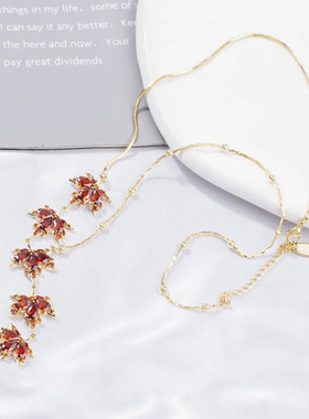 网红爆款红色枫叶吊坠项链女时尚名媛森系毛衣链钛钢长款百搭配饰