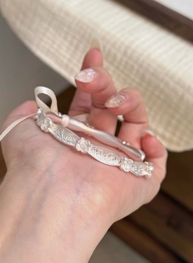 卷草纹浮雕银桂花手镯