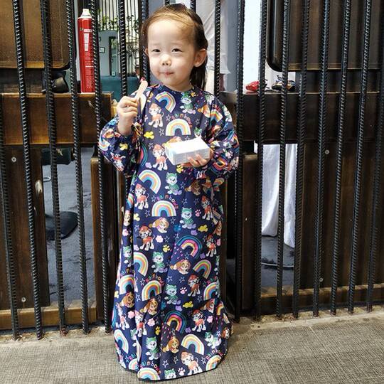 Children's sleeved haircut scarf cartoon painting smock baby haircut child non-stick hair anti-static household