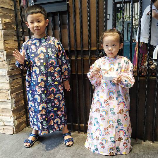 Children's sleeved haircut scarf cartoon painting smock baby haircut child non-stick hair anti-static household