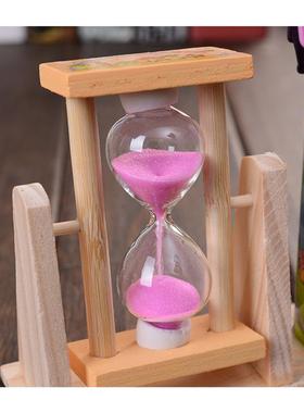 好货儿童节沙漏笔筒卡通图