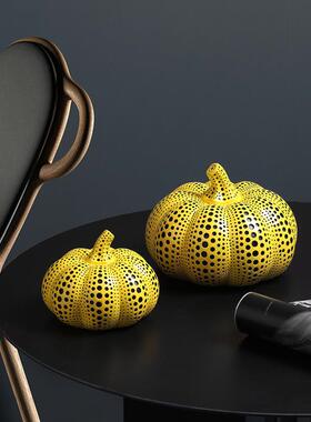 文艺术草间弥生黄色波点南瓜梨展厅桌面样板房酒柜办公室摆件软装