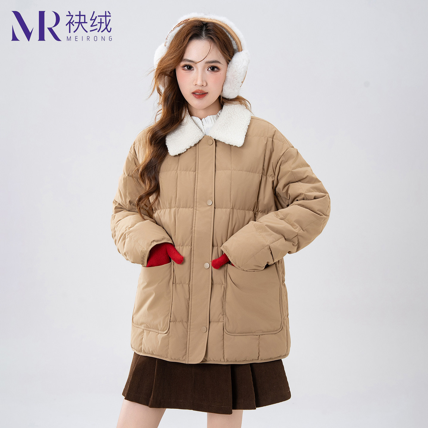 袂绒羽绒服女短款2025新款羊羔绒翻领撞色设计小个子冬季保暖外套