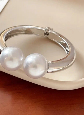 圆形珍珠款开口手镯小众夸张设计手环复古高级感气质独特手饰