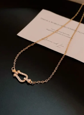 韩国精致锆石马蹄扣几何项链简约通勤百搭链骨链时级感锁项饰