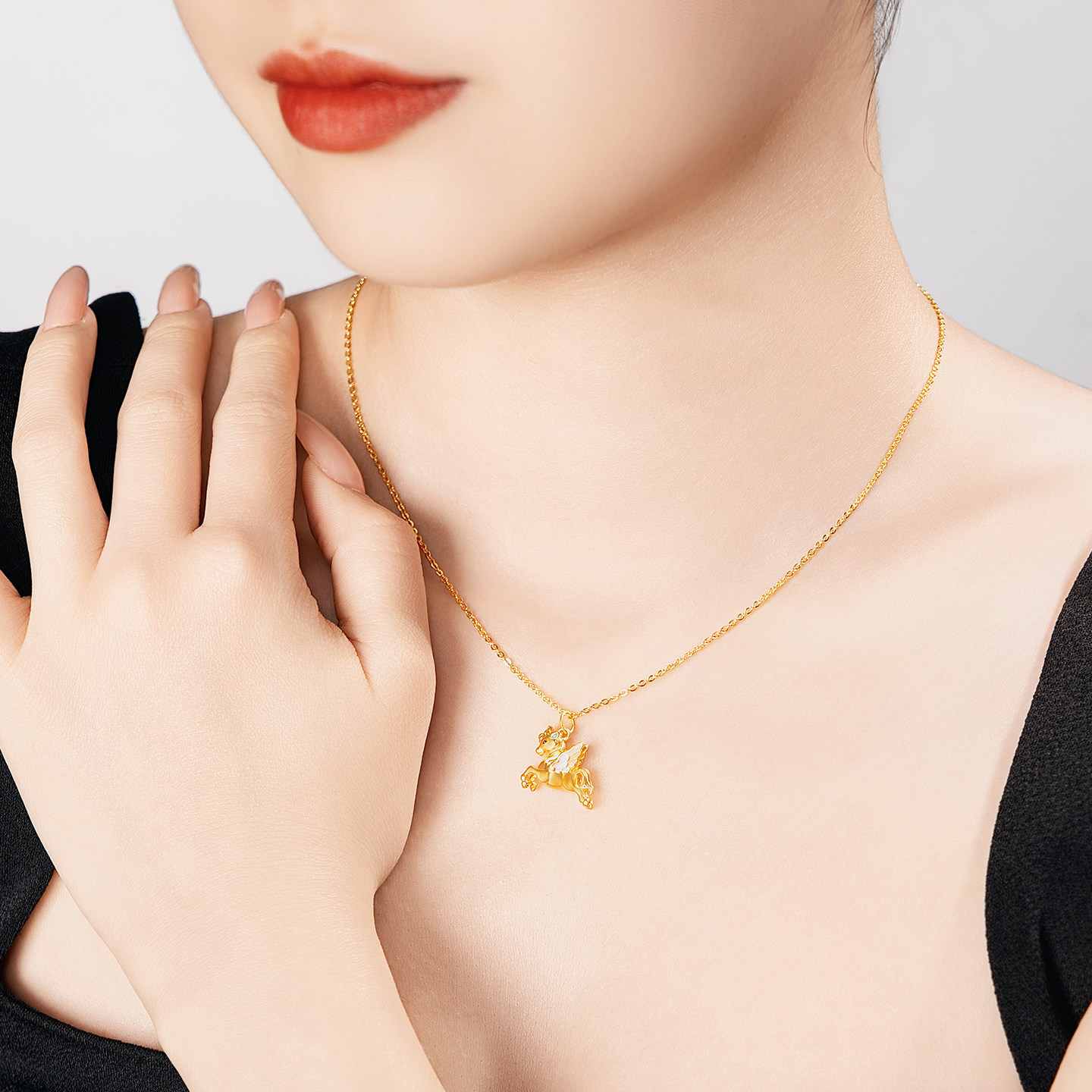 水贝黄金官方旗舰店足金999粉翼金驹吊坠项链珐琅飞马属相送女友,淘宝优惠券,粉丝福利购,淘宝优惠卷