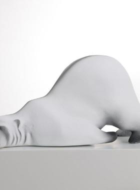 简约现代白色可爱北极熊摆设样板间电视柜玄关桌面装饰树脂摆件