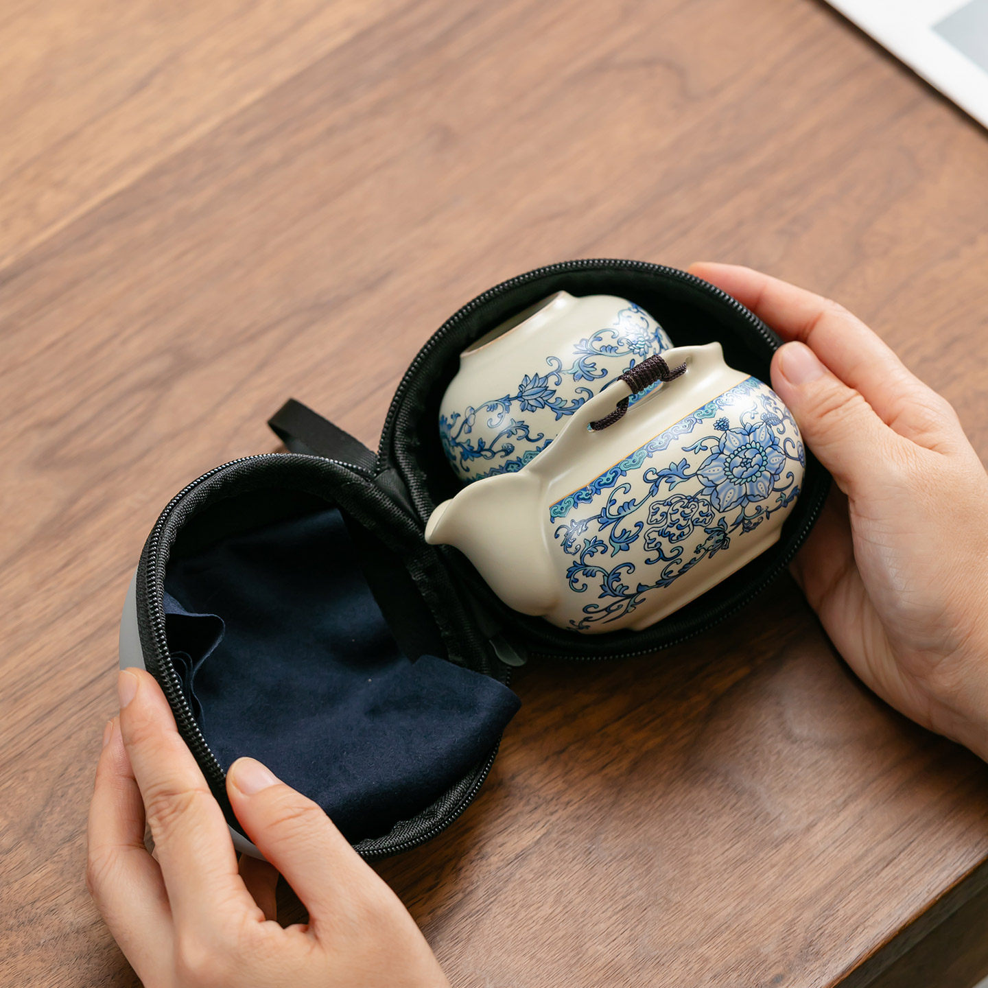 汝窑青花缠枝莲快客旅行套户外便携一壶三杯茶具中式防烫手抓壶,淘宝优惠券,粉丝福利购,淘宝优惠卷