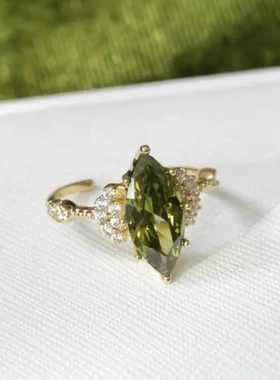 法式复古橄榄绿石戒指轻奢宫廷风满钻叠戴开口戒贵气爆闪戒子