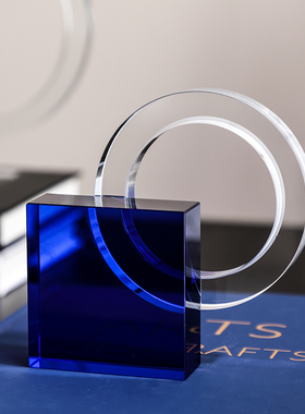 克莱因蓝样板房间装饰品摆件道具书房书桌创意软装搭配组合轻奢